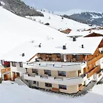 Bed & Breakfast Gaestehaus Hochstaffl 3*