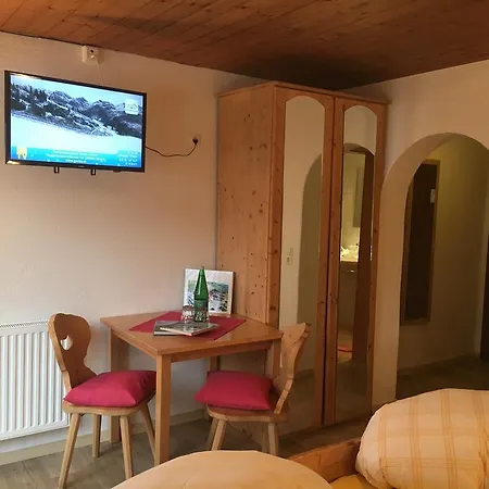 Gaestehaus Hochstaffl 2*